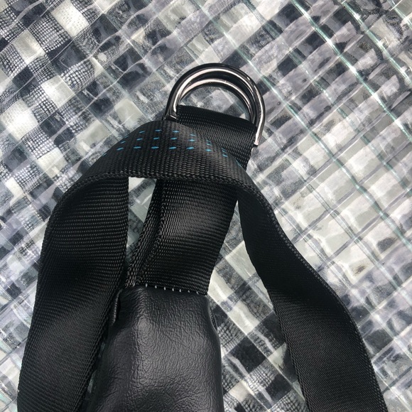 Cold Lips leather ((vegan)) fanny pack. Handmade in NC from reclaimed fabric. - Picture 4 of 7